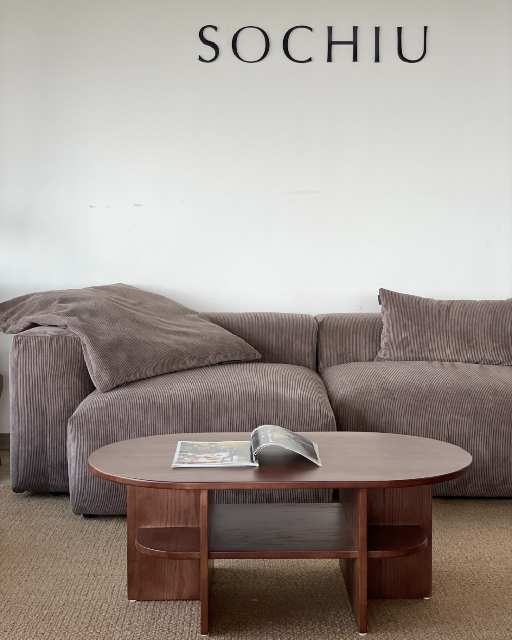 Luna Coffee Table – bàn trà Sochiu Studio