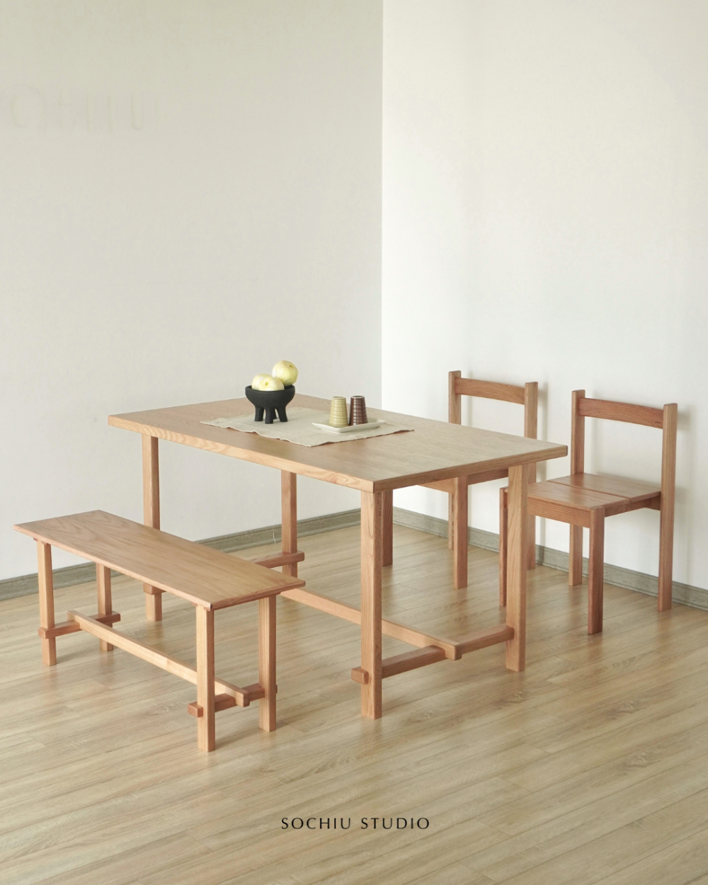 Fuji Dining Table – bàn ăn Sochiu Studio