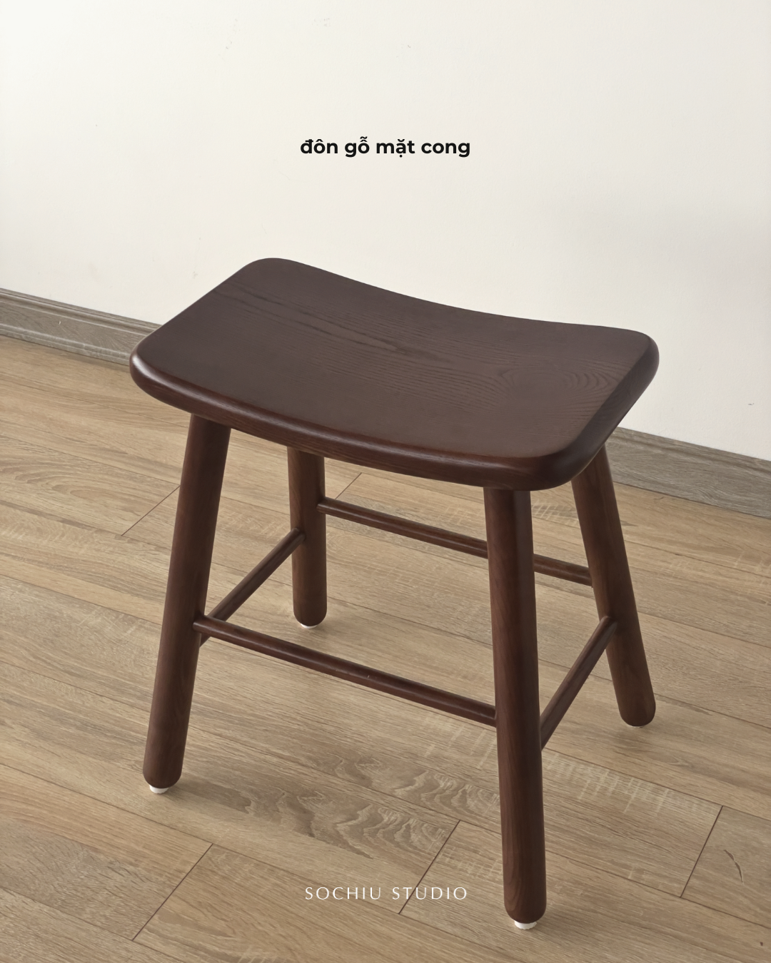 Curve Stool – ghế gỗ Sochiu Studio