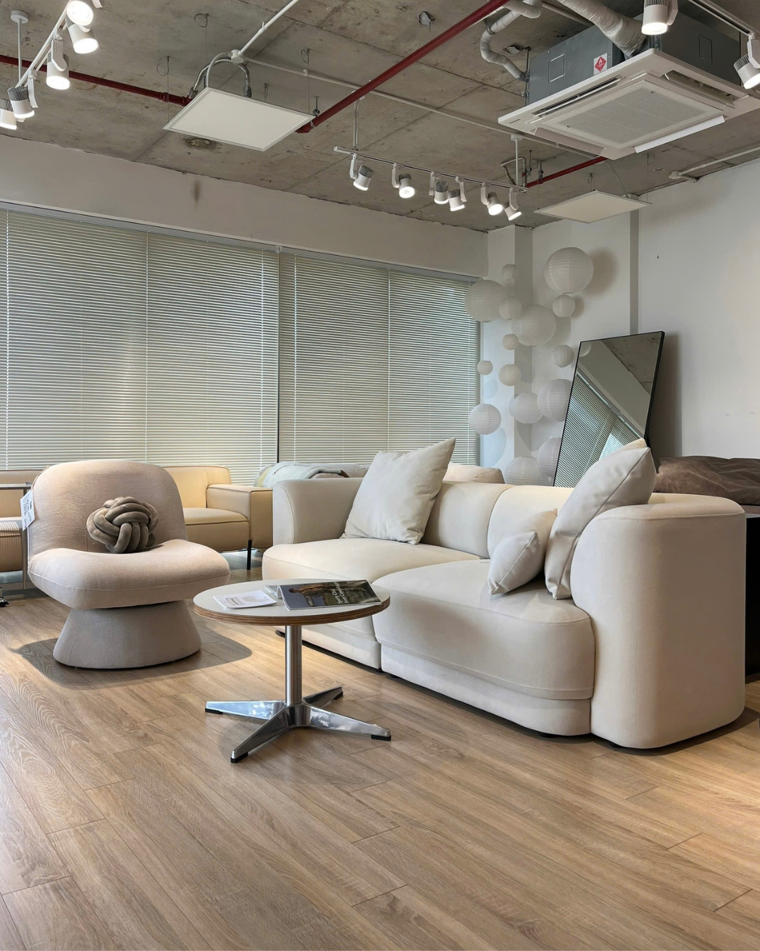 Clara Sofa S1 – sofa Sochiu Studio