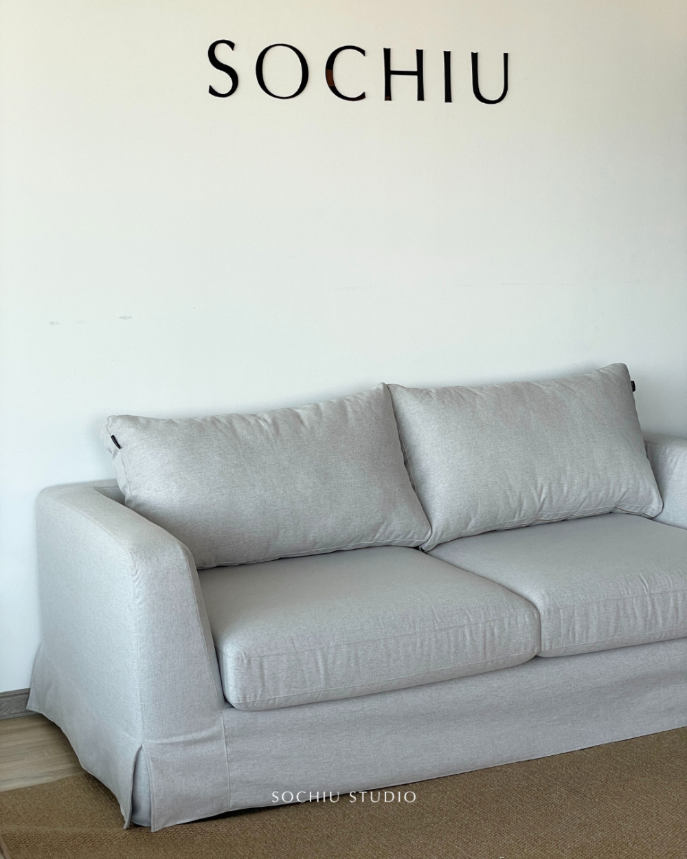 Jóse Sofa – sofa Sochiu Studio