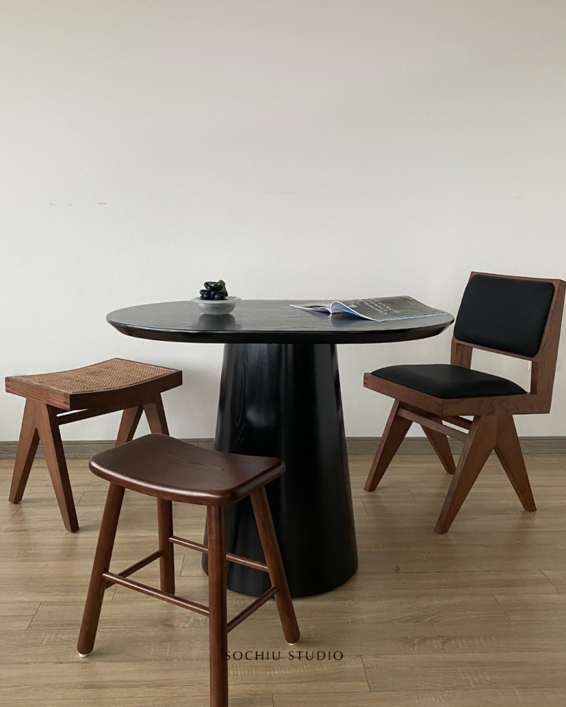 Oval Dining Table – bàn ăn Sochiu Studio