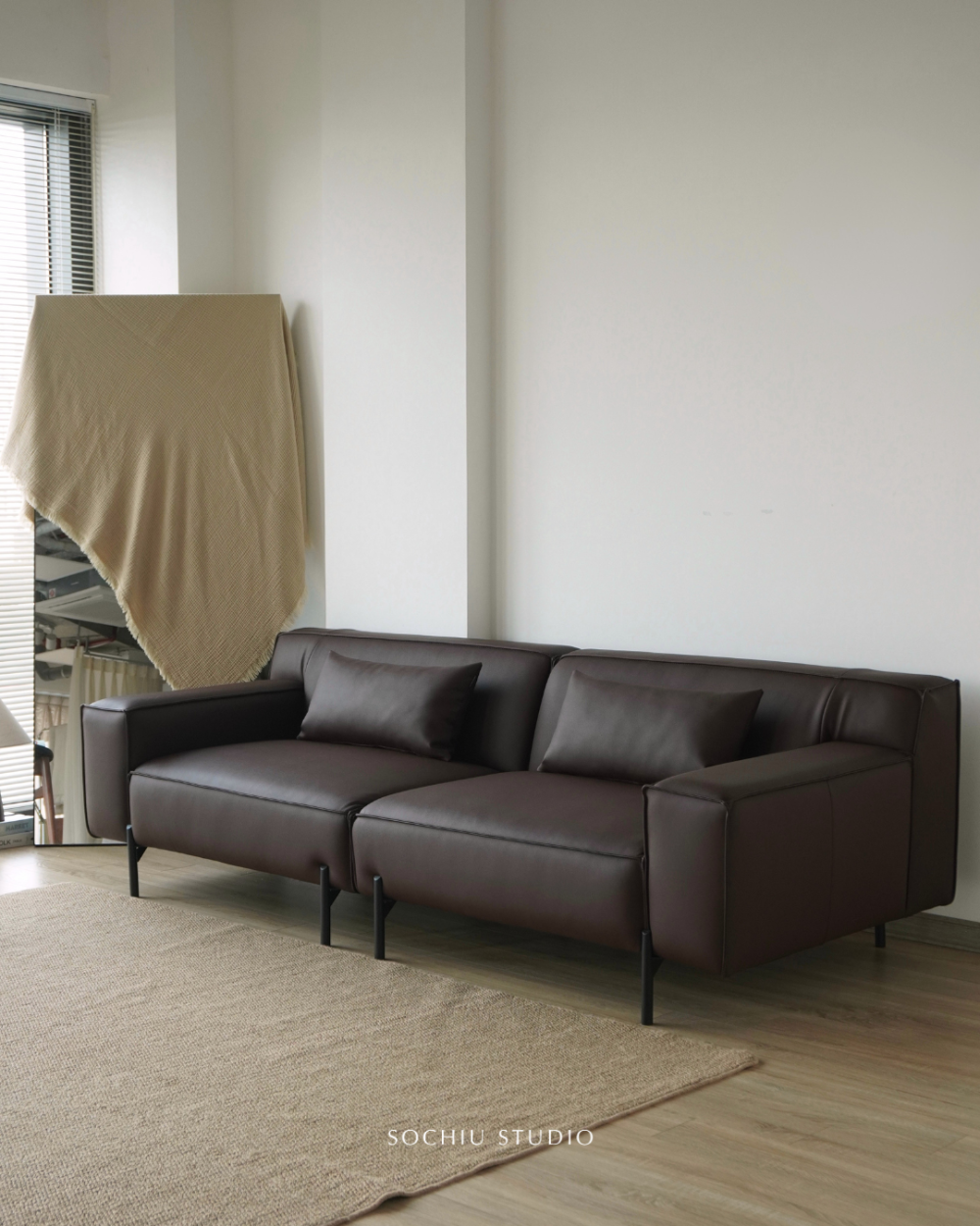 Maison Sofa 3 Seater High Leg – sofa Sochiu Studio