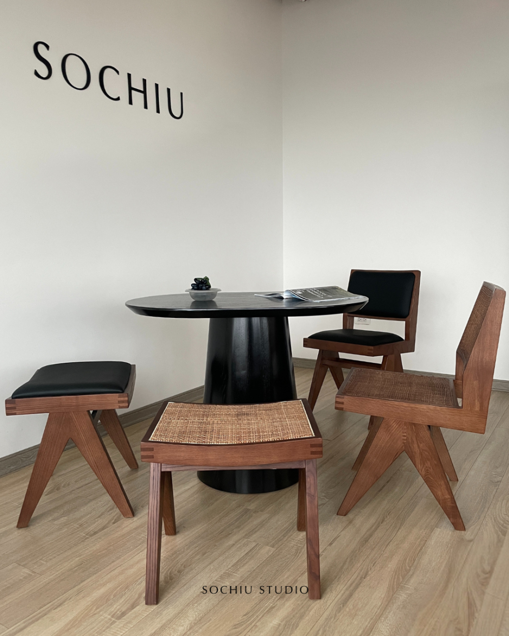 Rattan Pierre Jeanneret Stool – ghế gỗ Sochiu Studio