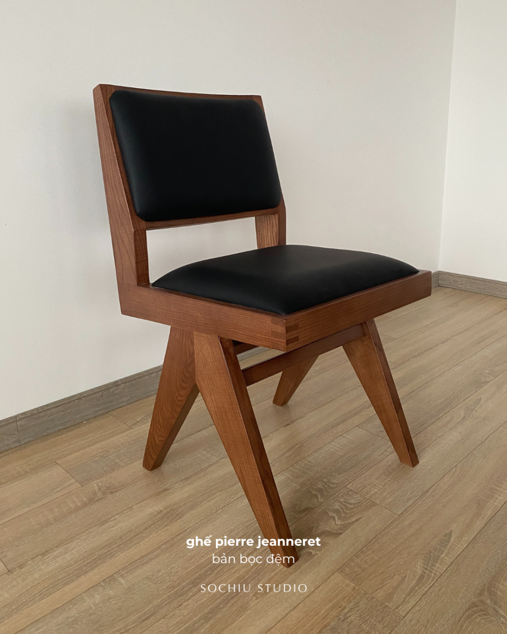 Pierre Jeanneret Dining Chair – ghế gỗ Sochiu Studio