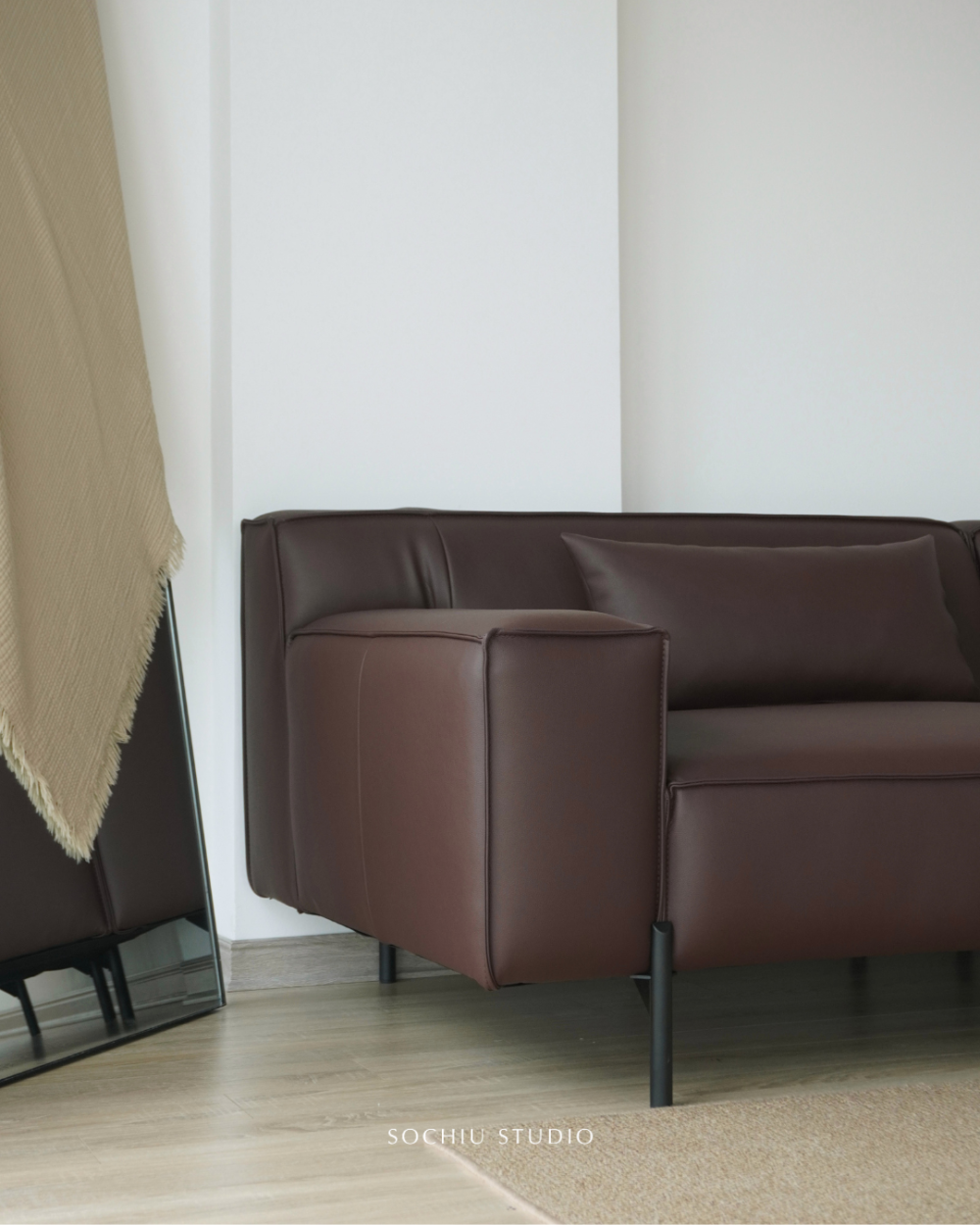 Maison Sofa 3 Seater High Leg – sofa Sochiu Studio