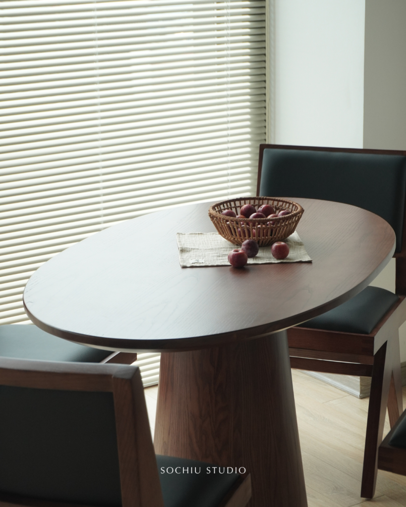 Ellipse Dining Table – bàn ăn Sochiu Studio