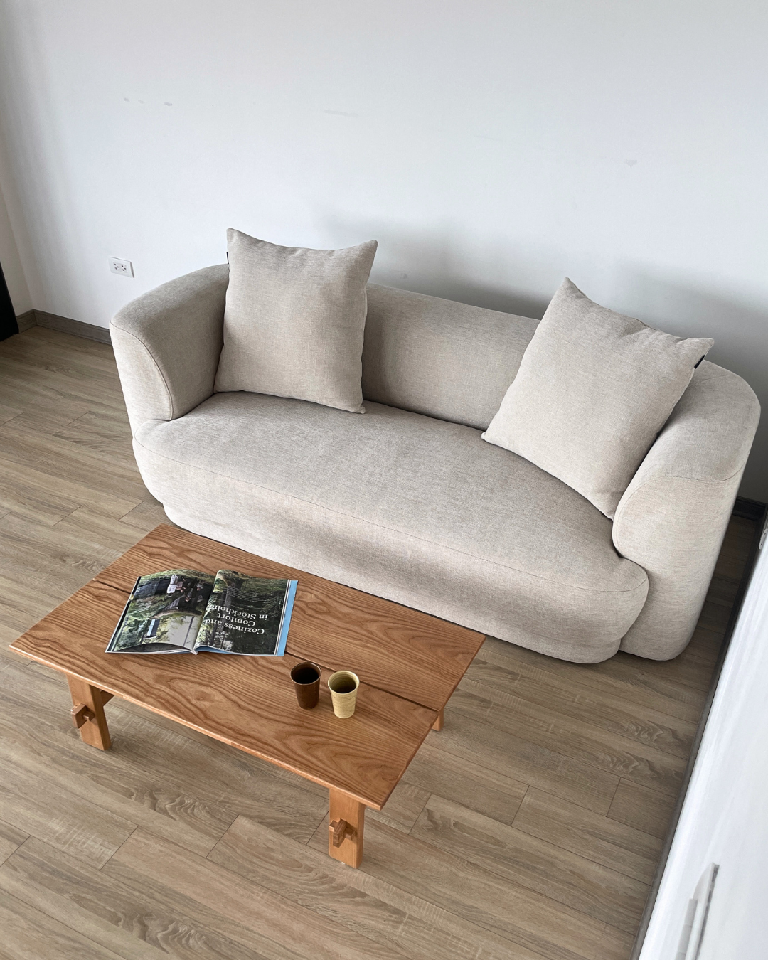 Carter Coffee Table – bàn trà Sochiu Studio