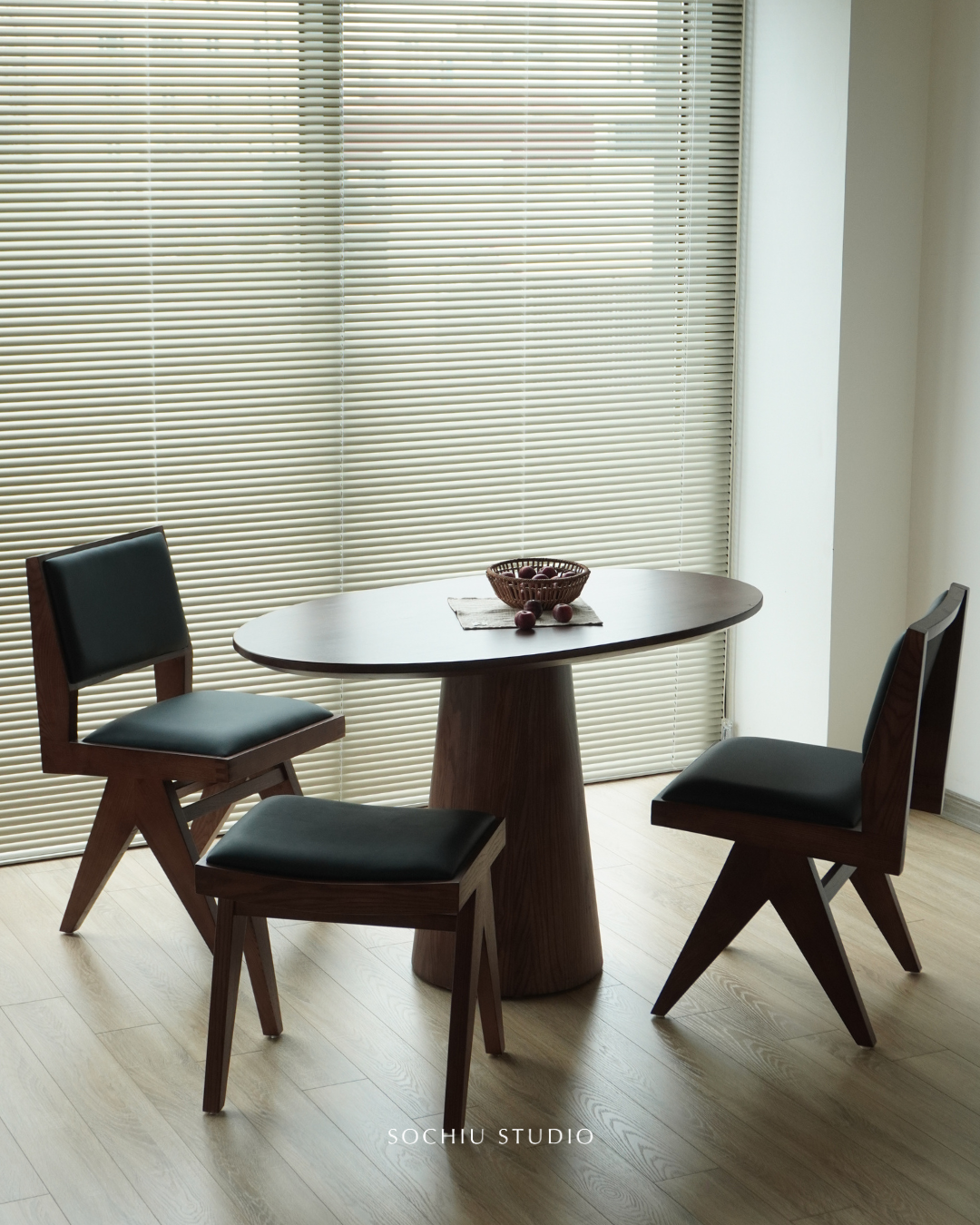 Ellipse Dining Table – bàn ăn Sochiu Studio