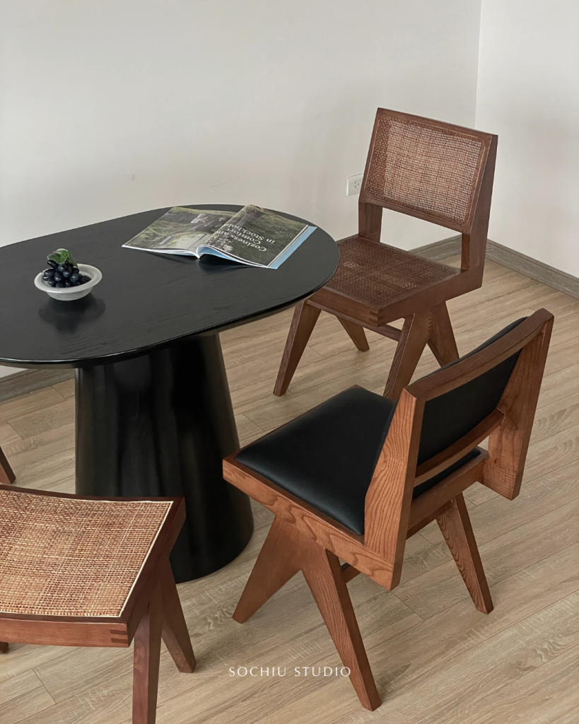 Pierre Jeanneret Dining Chair – ghế gỗ Sochiu Studio