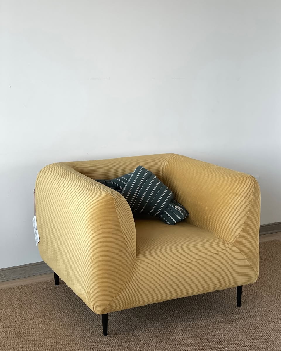 Elton Armchair – sofa Sochiu Studio