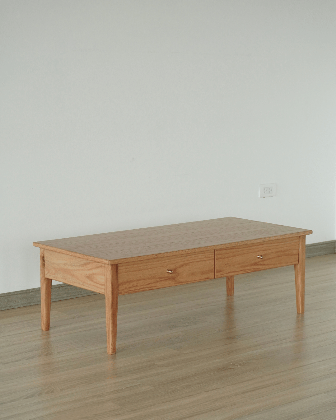Louis Coffee Table – bàn trà Sochiu Studio