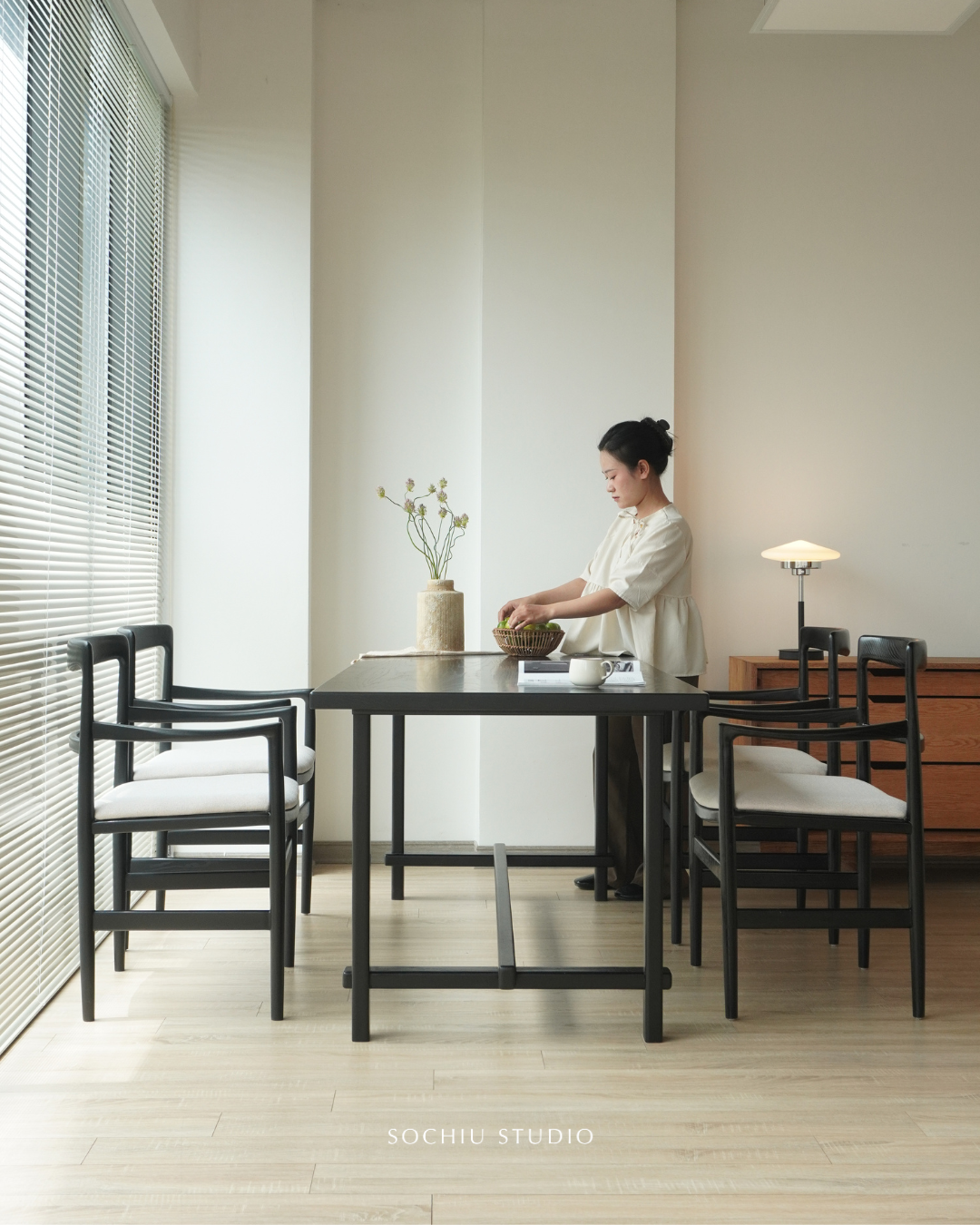Fuji Dining Table 1800 – bàn ăn Sochiu Studio