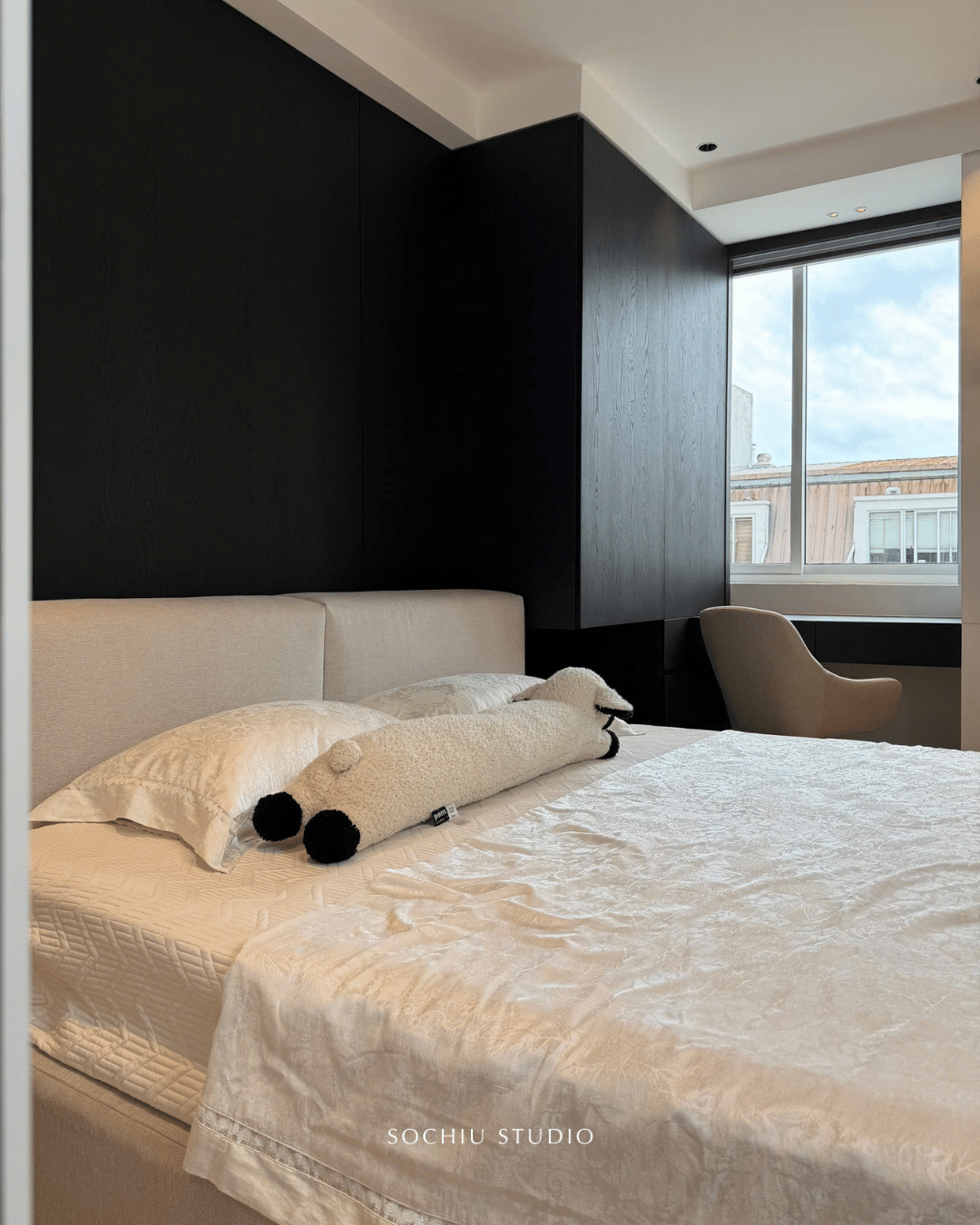 Sochiu Bed – giường bọc vải Sochiu Studio